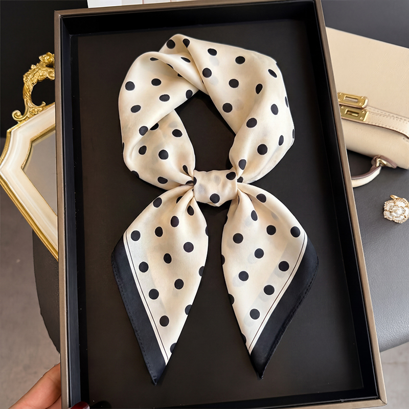 Vintage Polka Dot Print Square - Vintage Fashion Hijab recensione e prezzo