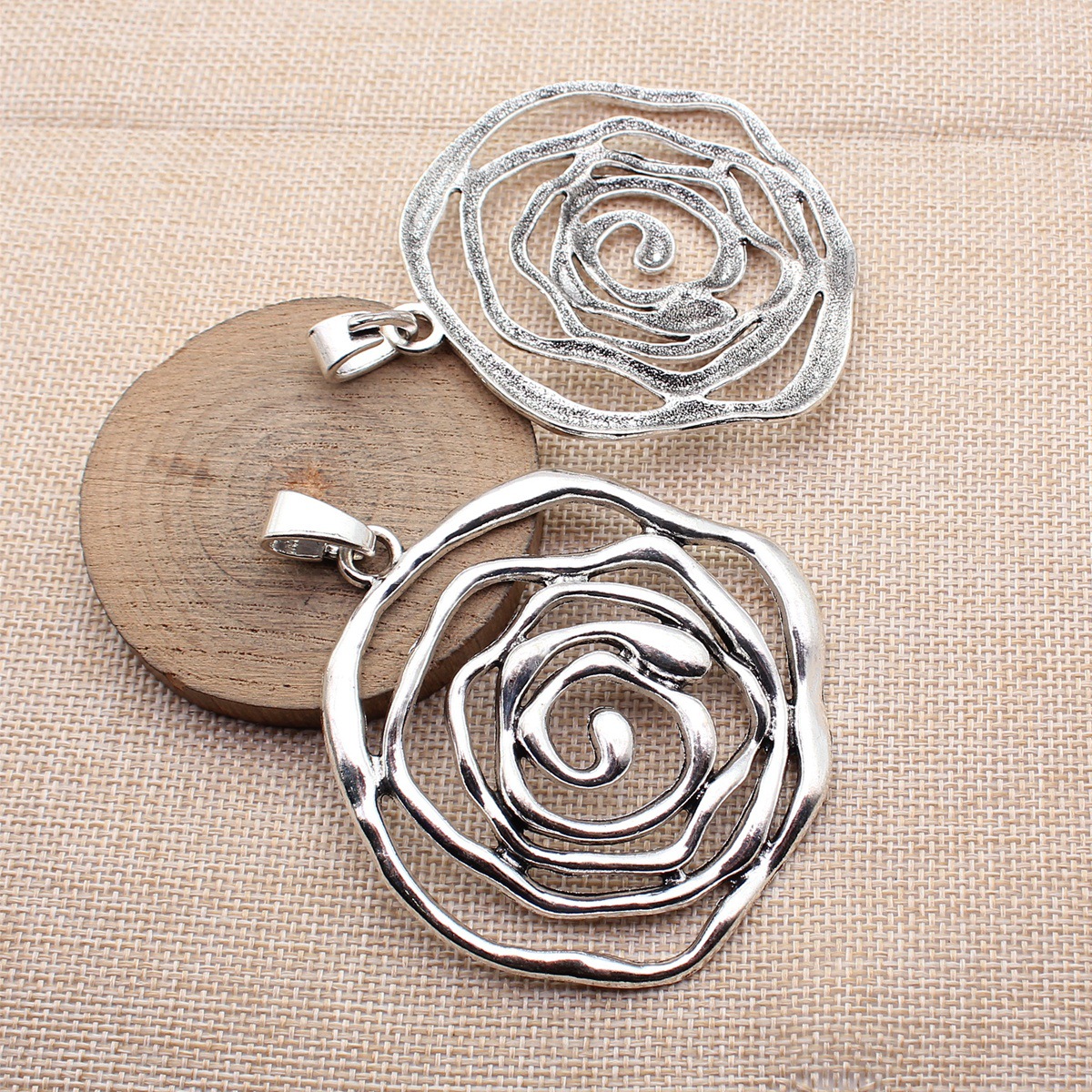Layer Charm Whirlpool Pendant  - Vintage Fashion Jewelry Necklaces recensione e prezzo