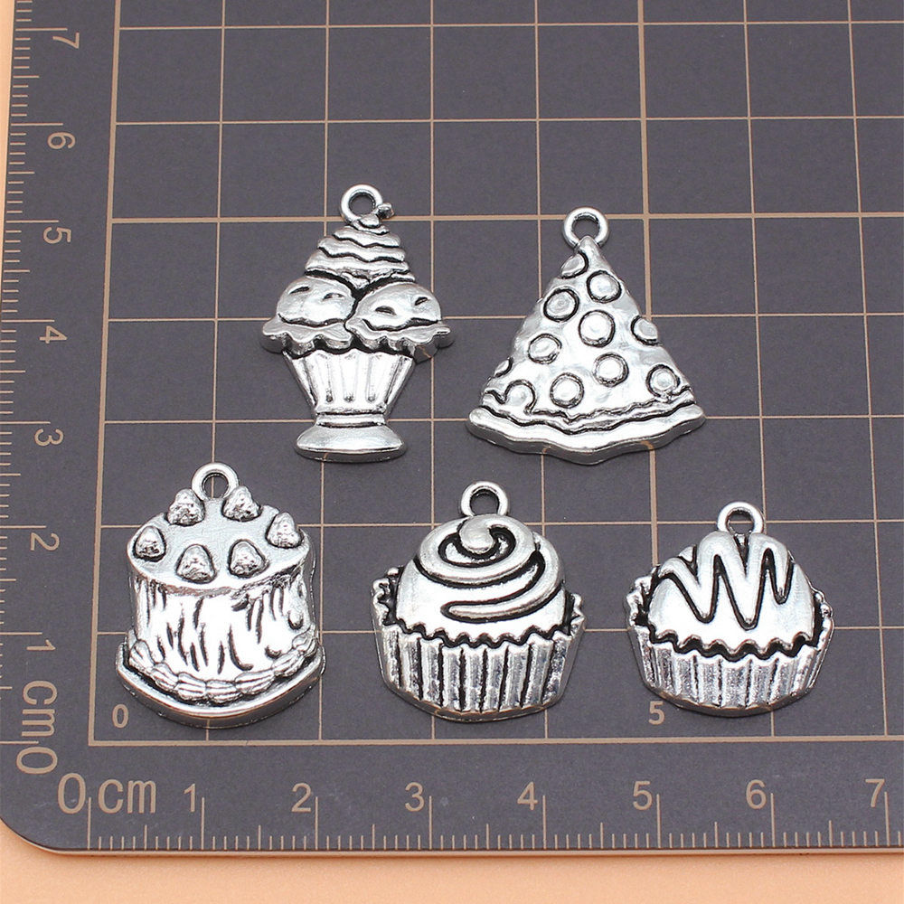 Deer Charm Pendant Collection  - Vintage Fashion Jewelry Necklaces recensione e prezzo