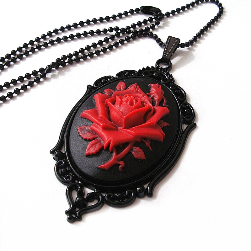 Victorian Black and Red Rose C - Vintage Victorian Fashion recensione e prezzo