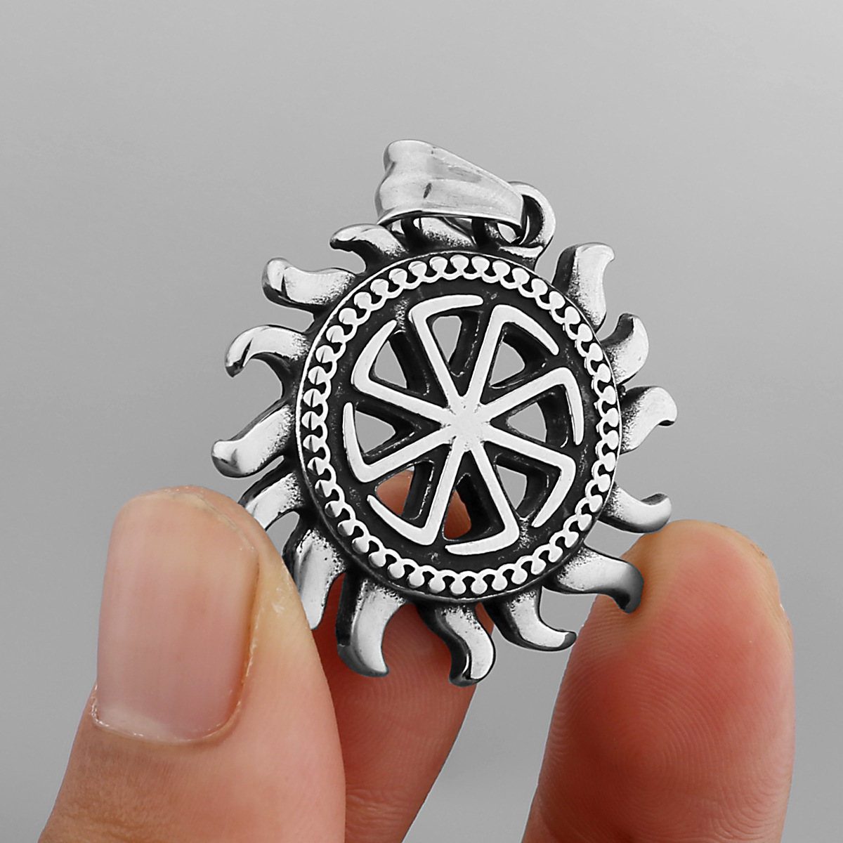 HNSP Men's Kolovrat Sun Wheel  - Vintage Fashion Wheel recensione e prezzo