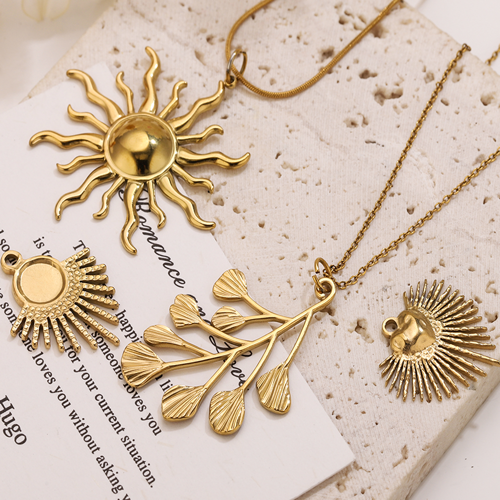 5pcs Stainless Steel Flower Ch - Vintage Fashion Jewelry Necklaces recensione e prezzo