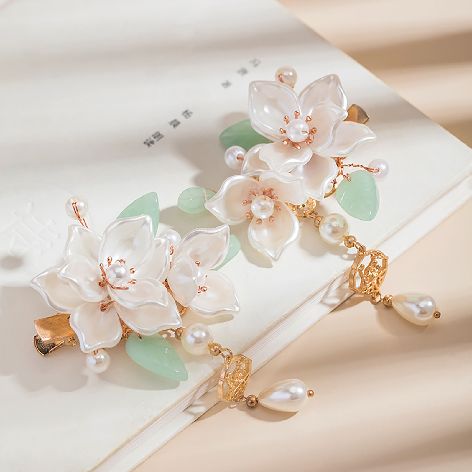 Vintage Camellia Hair Clip Ele - Vintage Fashion Guild recensione e prezzo