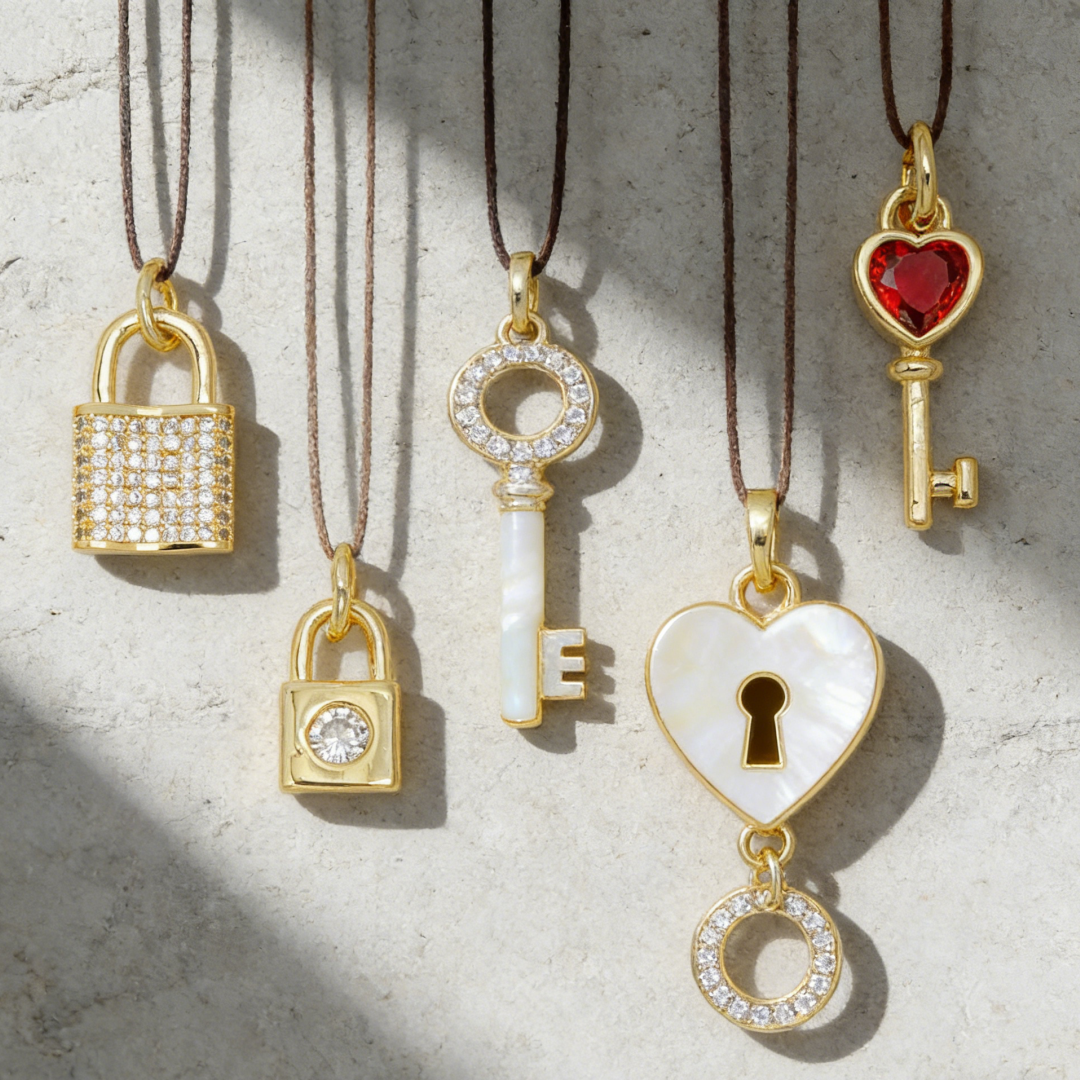 4Pcs Pendants Sparkling Heart  - Vintage Fashion Jewelry Necklaces recensione e prezzo