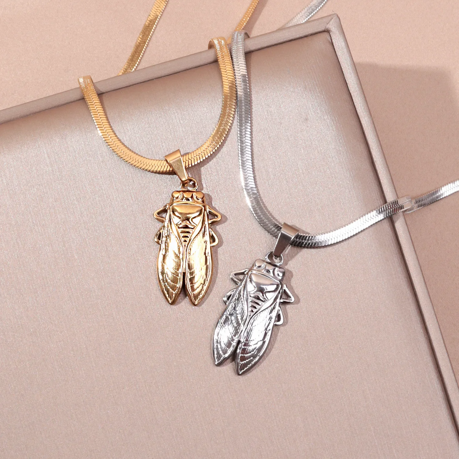 Stainless Steel Big Cicada Ant - Vintage Fashion Bug recensione e prezzo