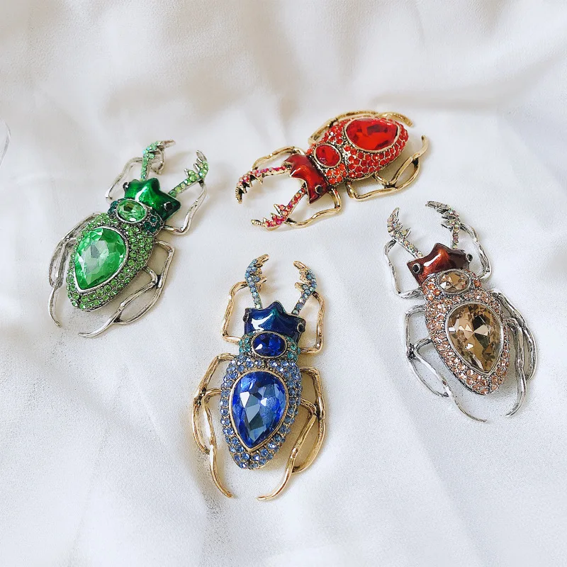 Blucome Blue Crystal Beetle Br - Vintage Fashion Bug recensione e prezzo