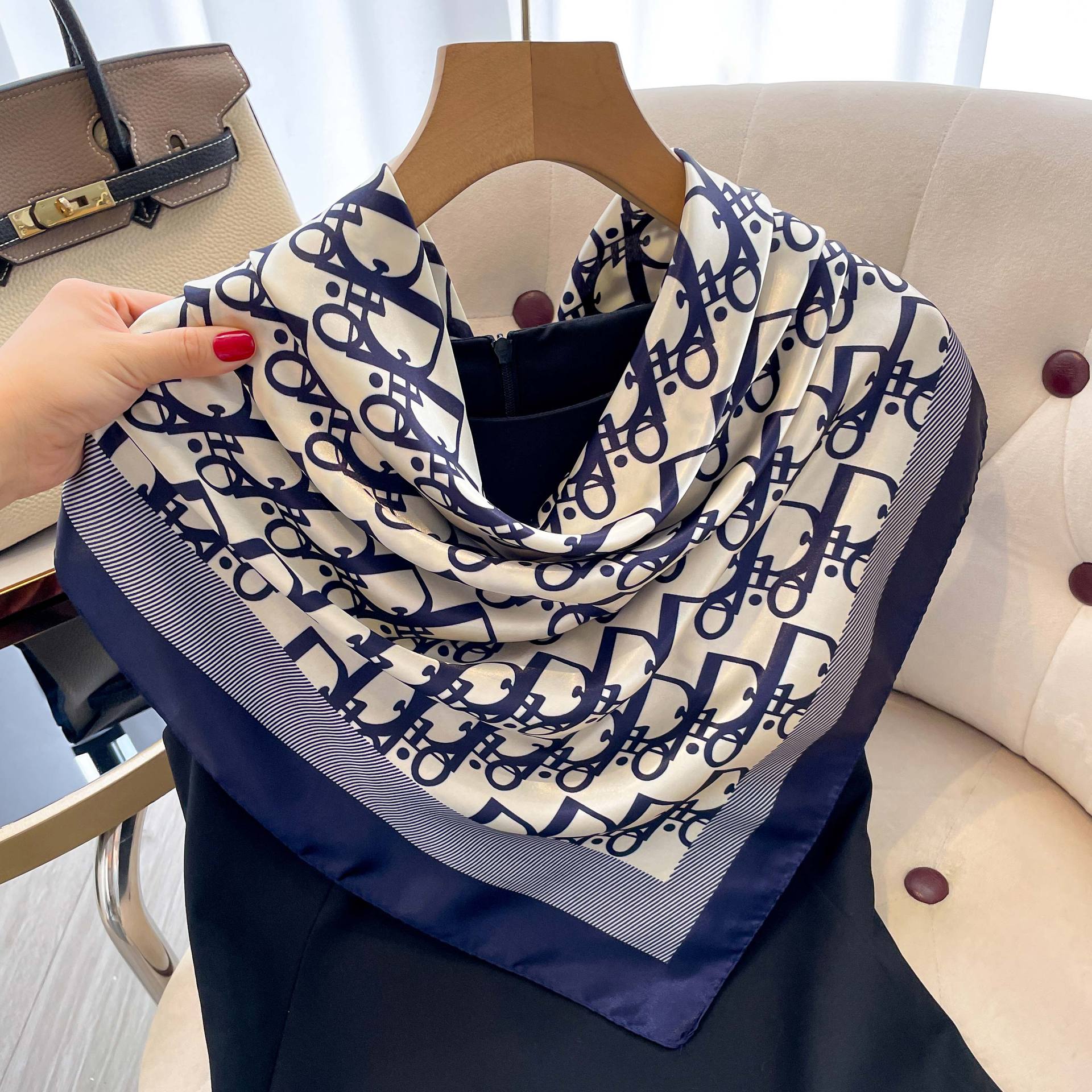 1 Pcs 90cm Ladies' Silk Scarf  - Vintage Fashion Hijab recensione e prezzo