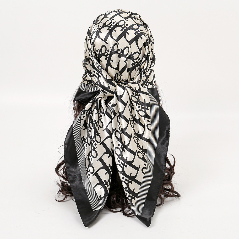 1 Pcs 90cm Ladies' Silk Scarf  - Vintage Fashion Hijab recensione e prezzo