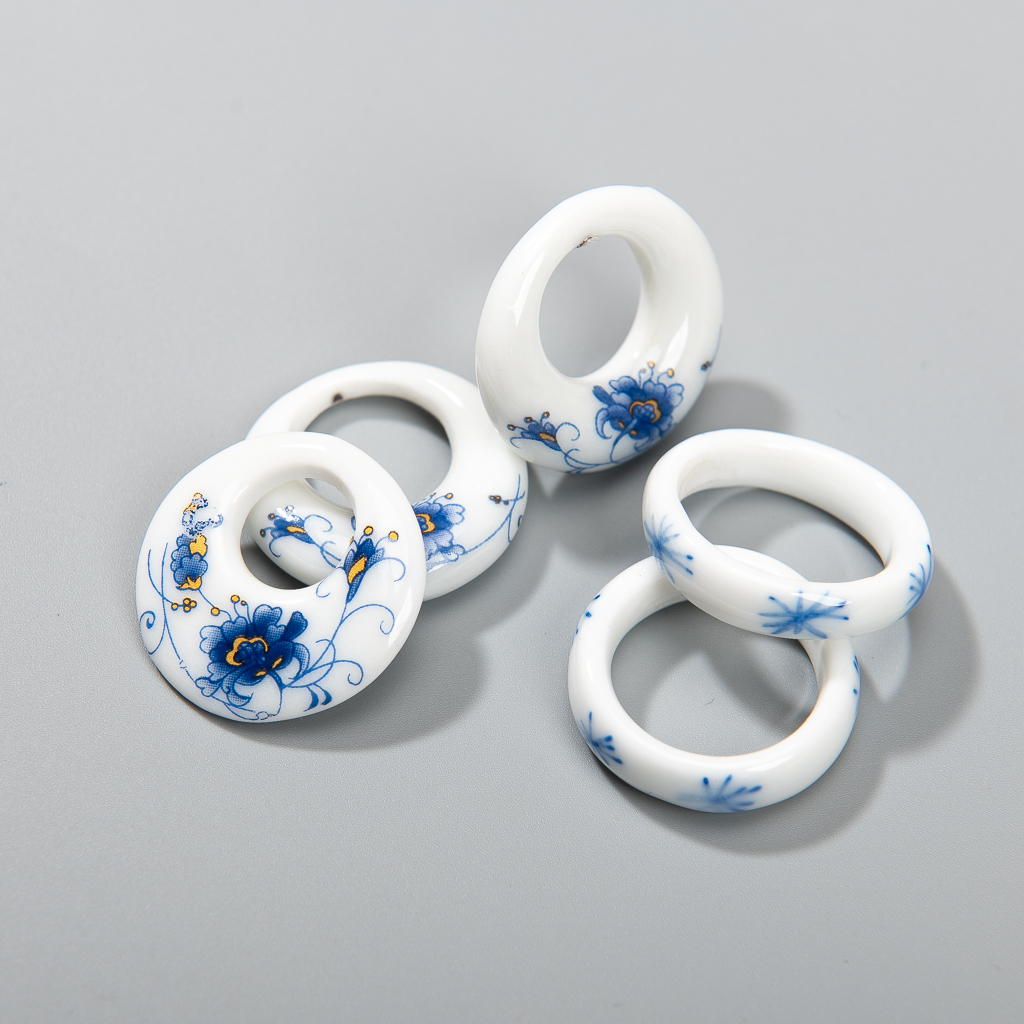 Vintage Floral Ceramic Pendant - Vintage Fashion Rings recensione e prezzo