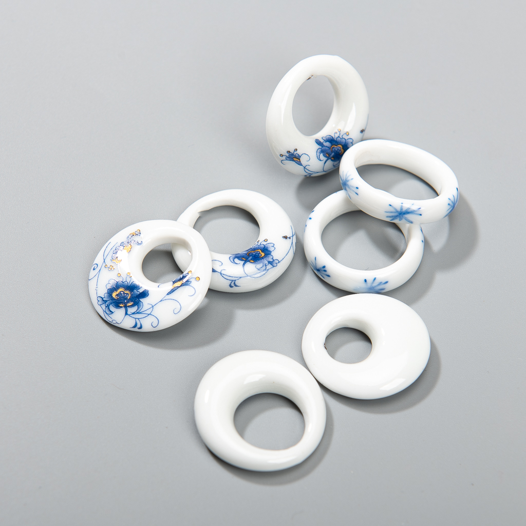 Vintage Floral Ceramic Pendant - Vintage Fashion Rings recensione e prezzo