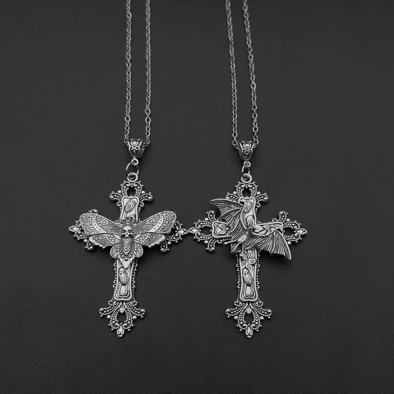 Large Bat Cross Necklace Penda - Vintage Victorian Fashion recensione e prezzo