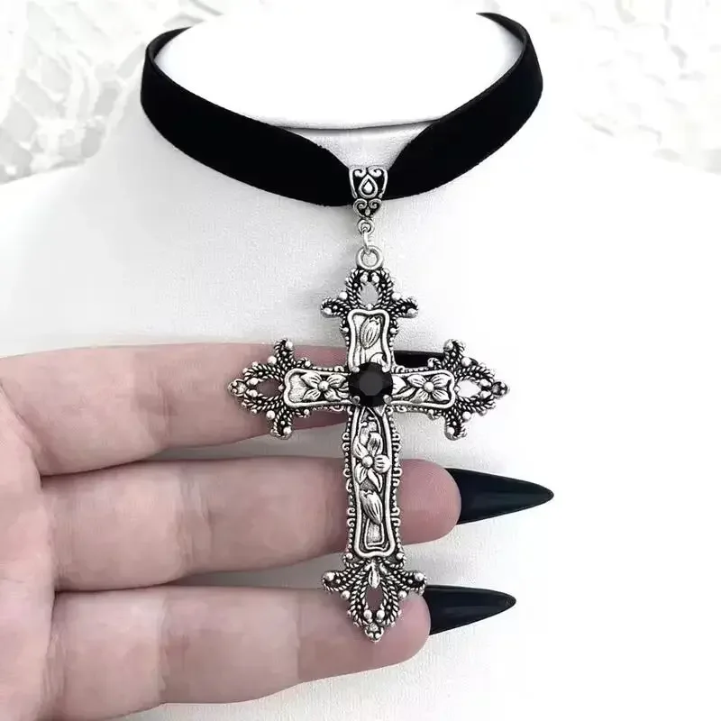 Vintage Antique Silver Color C - Vintage Victorian Fashion recensione e prezzo